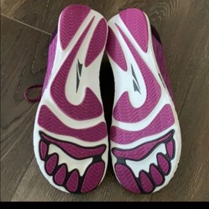 Altra Escalante NWOT